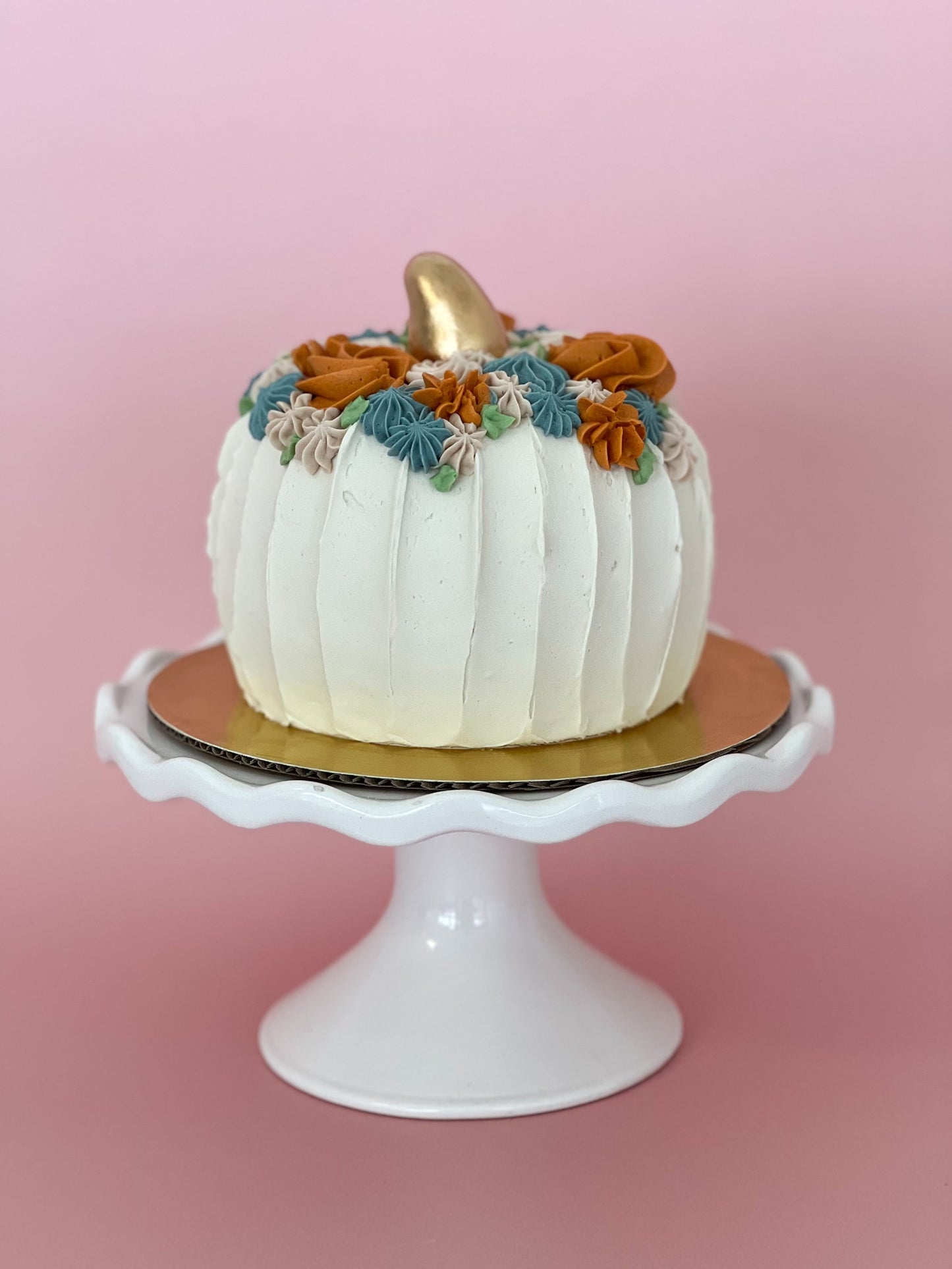 Fall Pumpkin Decorated Cake